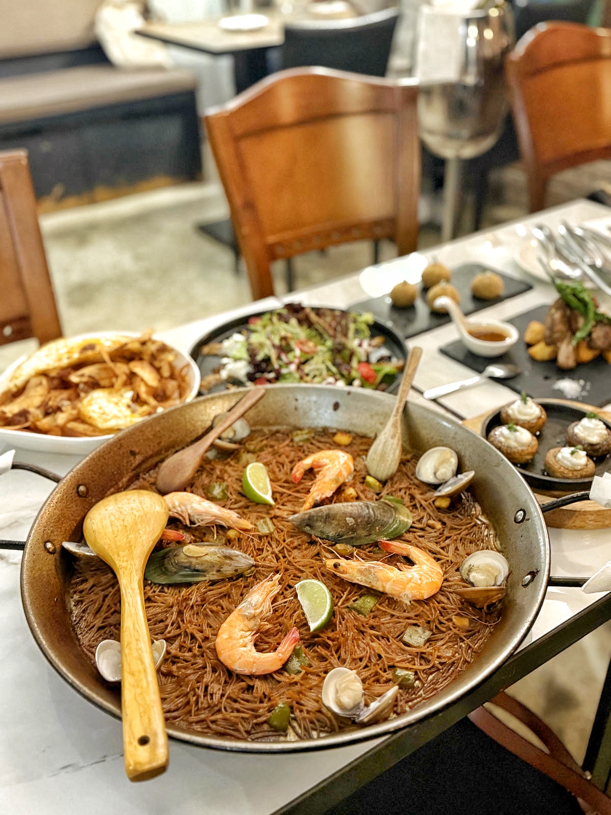 台北西班牙餐酒館推薦 EL Marqués,必吃道地 TAPAS ,一定要先預訂的西班牙海鮮燉麵!承襲家族味覺記憶,述說餐點精彩故事 - 第72張圖