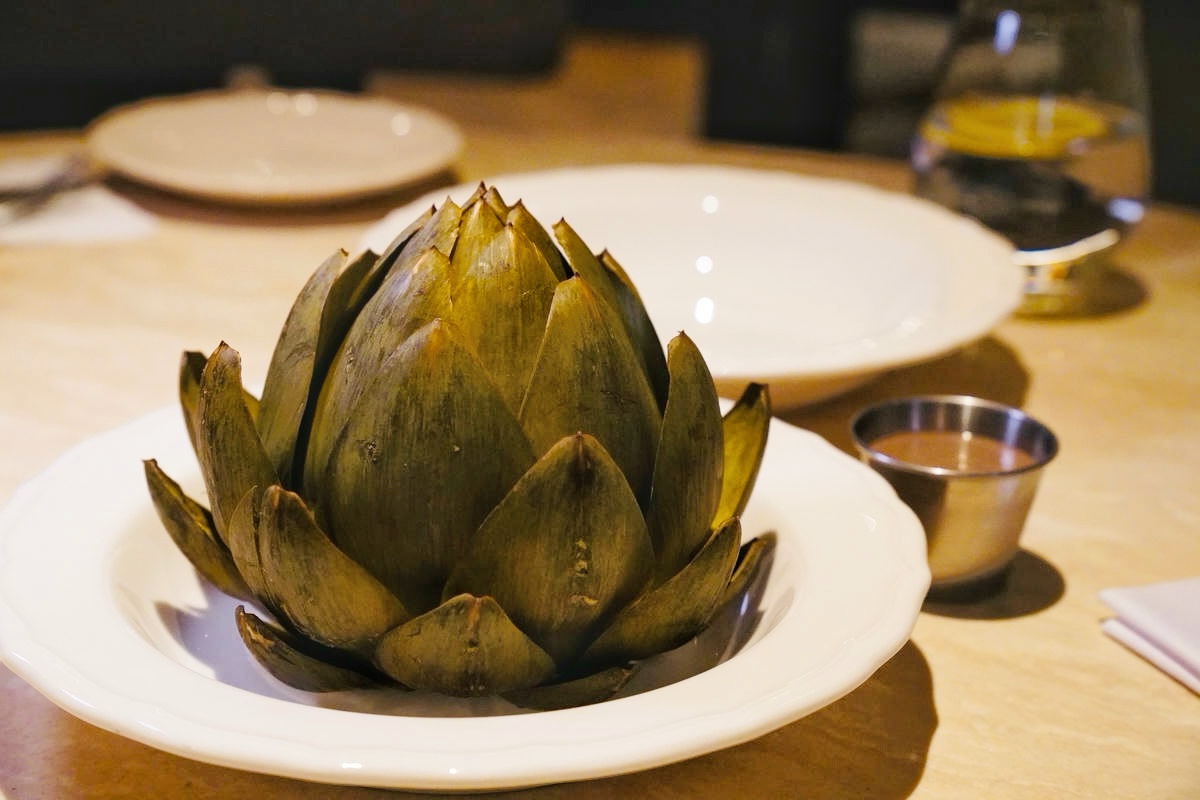 台北中山美食，在美術館裡吃法餐？Bonami 法式小館，白天是陽光玻璃屋，夜晚化身浪漫餐廳，台北質感約會首選