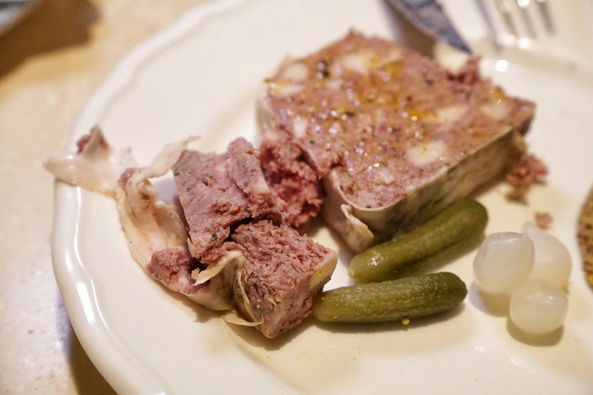 台北中山美食，在美術館裡吃法餐？Bonami 法式小館，白天是陽光玻璃屋，夜晚化身浪漫餐廳，台北質感約會首選