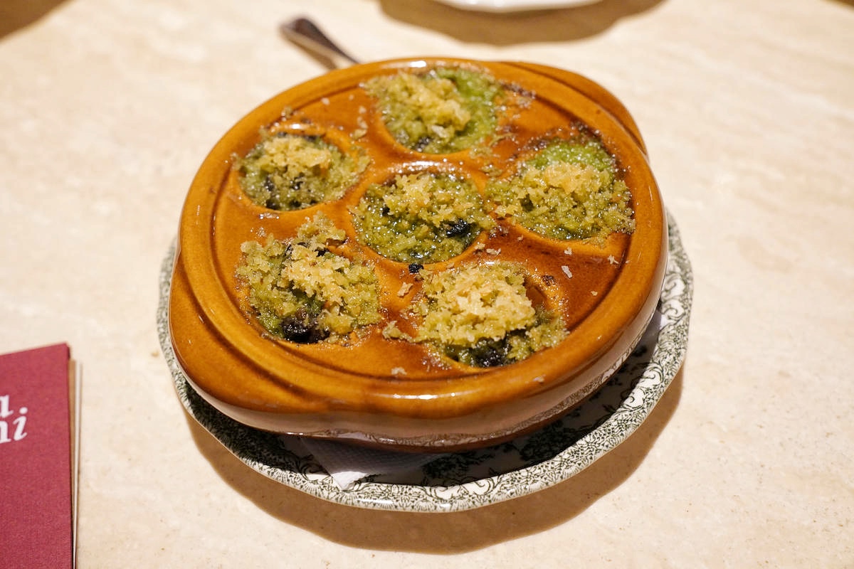 台北中山美食，在美術館裡吃法餐？Bonami 法式小館，白天是陽光玻璃屋，夜晚化身浪漫餐廳，台北質感約會首選