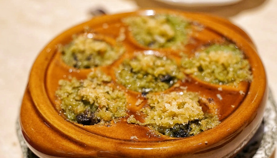 台北中山美食，在美術館裡吃法餐？Bonami 法式小館，白天是陽光玻璃屋，夜晚化身浪漫餐廳，台北質感約會首選