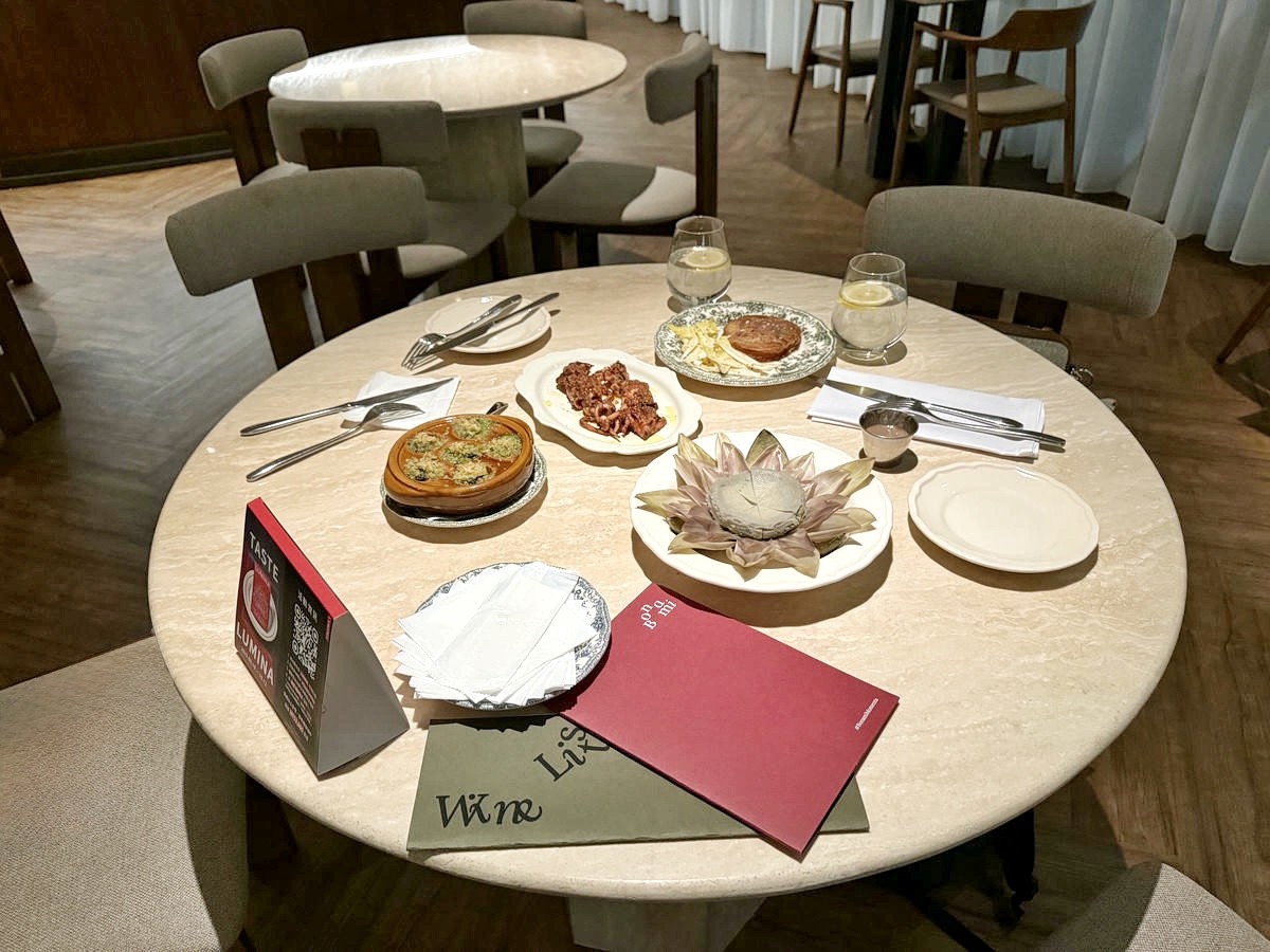 台北中山美食，在美術館裡吃法餐？Bonami 法式小館，白天是陽光玻璃屋，夜晚化身浪漫餐廳，台北質感約會首選