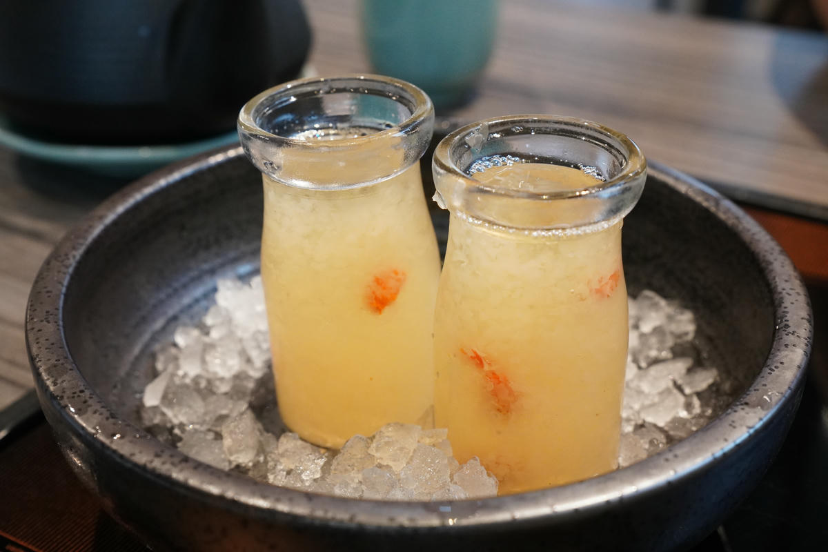 新北美食推薦，青花驕麻辣鍋 新莊中原店｜王品旗下人氣火鍋，青花椒麻辣湯頭一吃上癮！雙人套餐CP值高，鴨血豆腐無限續