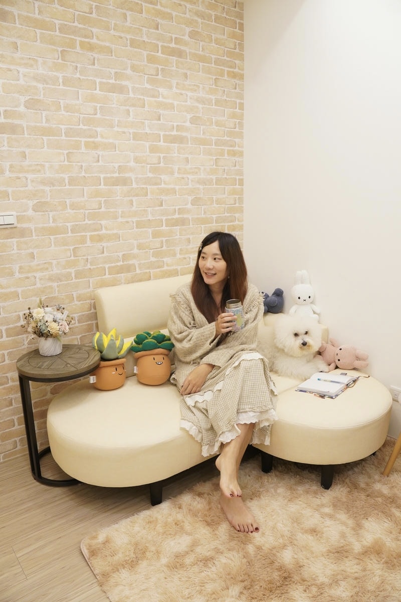 【居家工作室改造】告別蒼白牆面，壁紙的事交給專業的哥登傢飾就對了！推薦溫暖又質感爆棚的文化石壁紙！