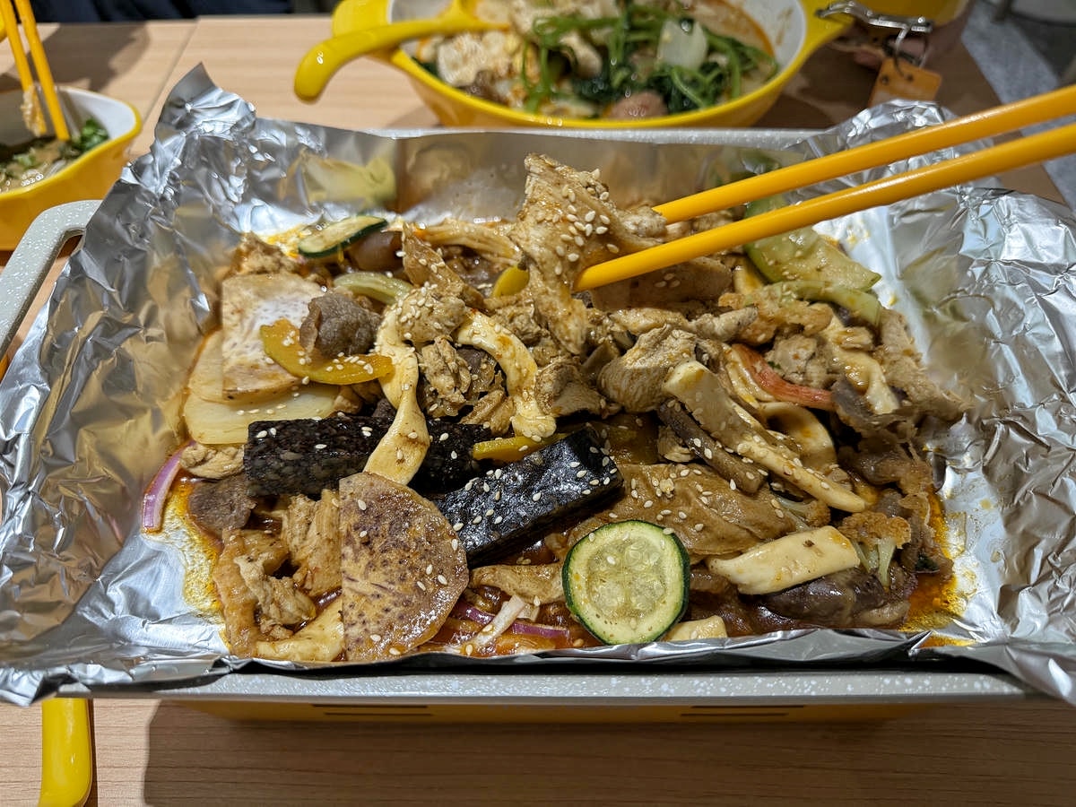 台北美食推薦,小谷姐姐 麻辣拌/麻辣燙/鐵板香鍋|全球1280家,台灣首家登陸!原來麻辣也可以自由搭配又好吃,第一次吃就上癮的麻辣新吃法 - 第32張圖 台北美食推薦,小谷姐姐 麻辣拌/麻辣燙/鐵板香鍋|全球1280家,台灣首家登陸!原來麻辣也可以自由搭配又好吃,第一次吃就上癮的麻辣新吃法