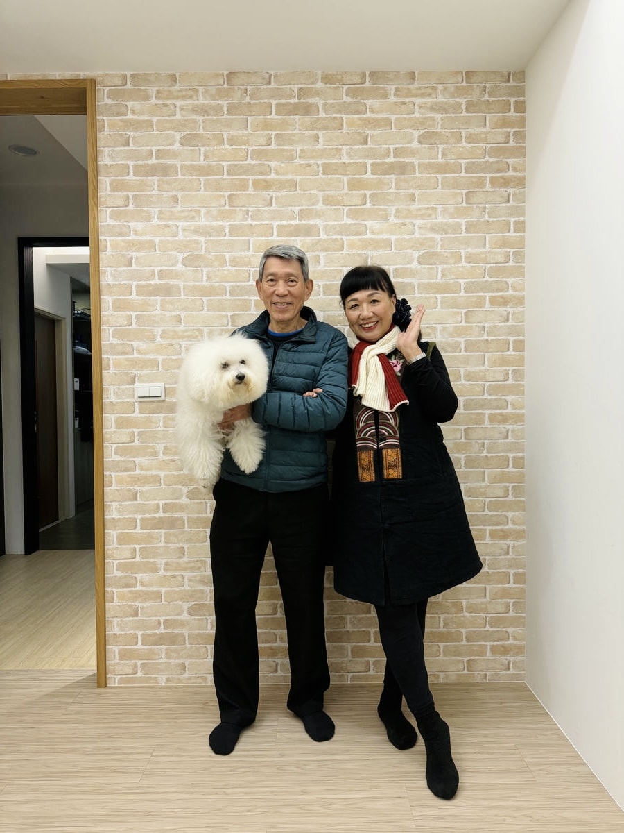 【居家工作室改造】告別蒼白牆面，壁紙的事交給專業的哥登傢飾就對了！推薦溫暖又質感爆棚的文化石壁紙！