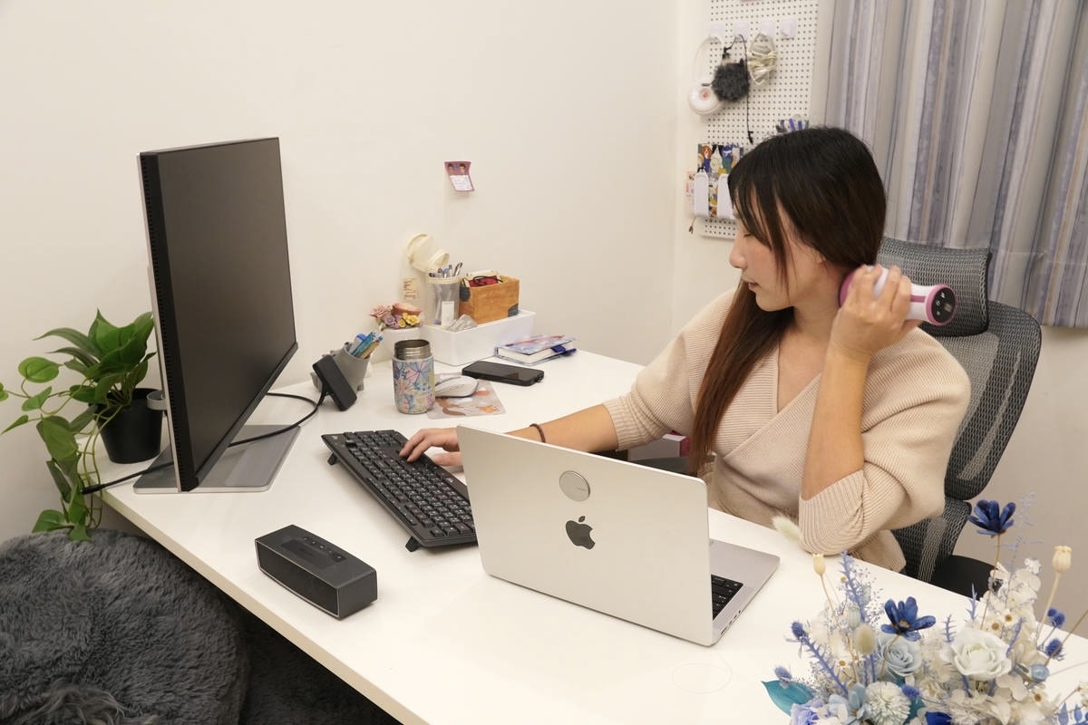 【居家好物開箱】救救久坐族!JHT吸力旺溫感刮痧按摩儀,9段吸力、9段溫度調節,刮痧、拔罐、熱敷一機全包,從此按摩不求人 - 第1張圖 【居家好物開箱】救救久坐族!JHT吸力旺溫感刮痧按摩儀,9段吸力、9段溫度調節,刮痧、拔罐、熱敷一機全包,從此按摩不求人