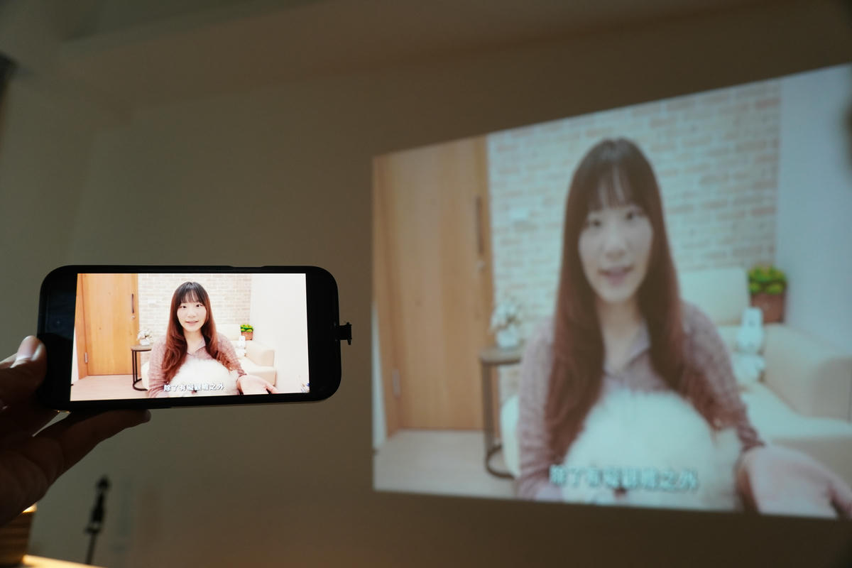 【好物開箱】白牆變身劇院，只要台幣2249元！KOCA科卡 Joy Lite 1 智慧投影機實測，1080P畫質，打造生活儀式感就靠他！