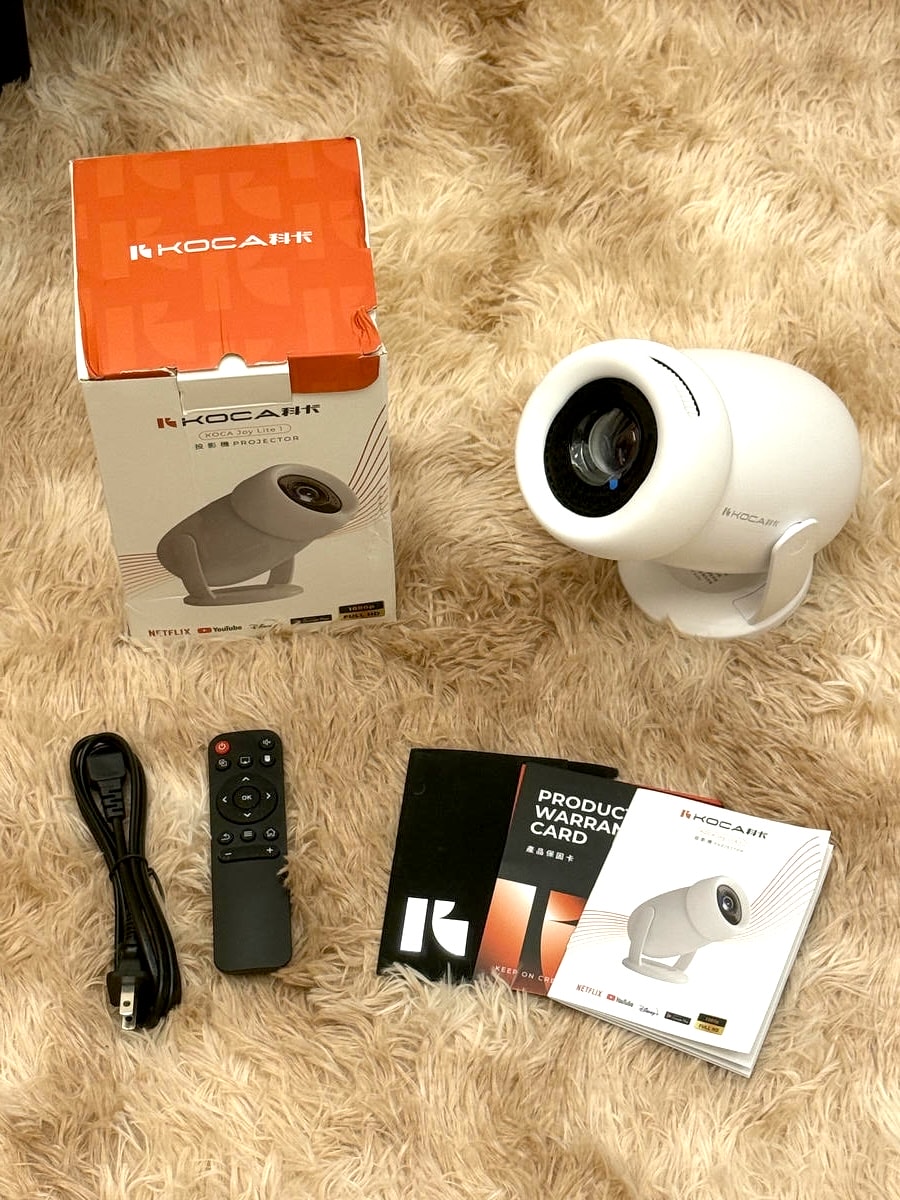 【好物開箱】白牆變身劇院，只要台幣2249元！KOCA科卡 Joy Lite 1 智慧投影機實測，1080P畫質，打造生活儀式感就靠他！