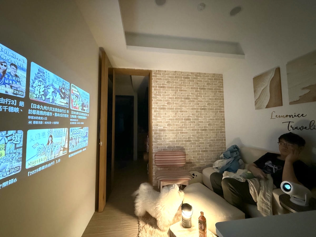 【好物開箱】白牆變身劇院，只要台幣2249元！KOCA科卡 Joy Lite 1 智慧投影機實測，1080P畫質，打造生活儀式感就靠他！