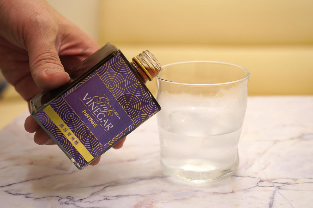 【美食推薦】PINTRUE 品醋迷｜一起來喝醋吧！嚴選台灣在地水果，由時間釀造的純粹果醋風味，100ml 精緻小方瓶，4種風味，品味真實又健康的人生