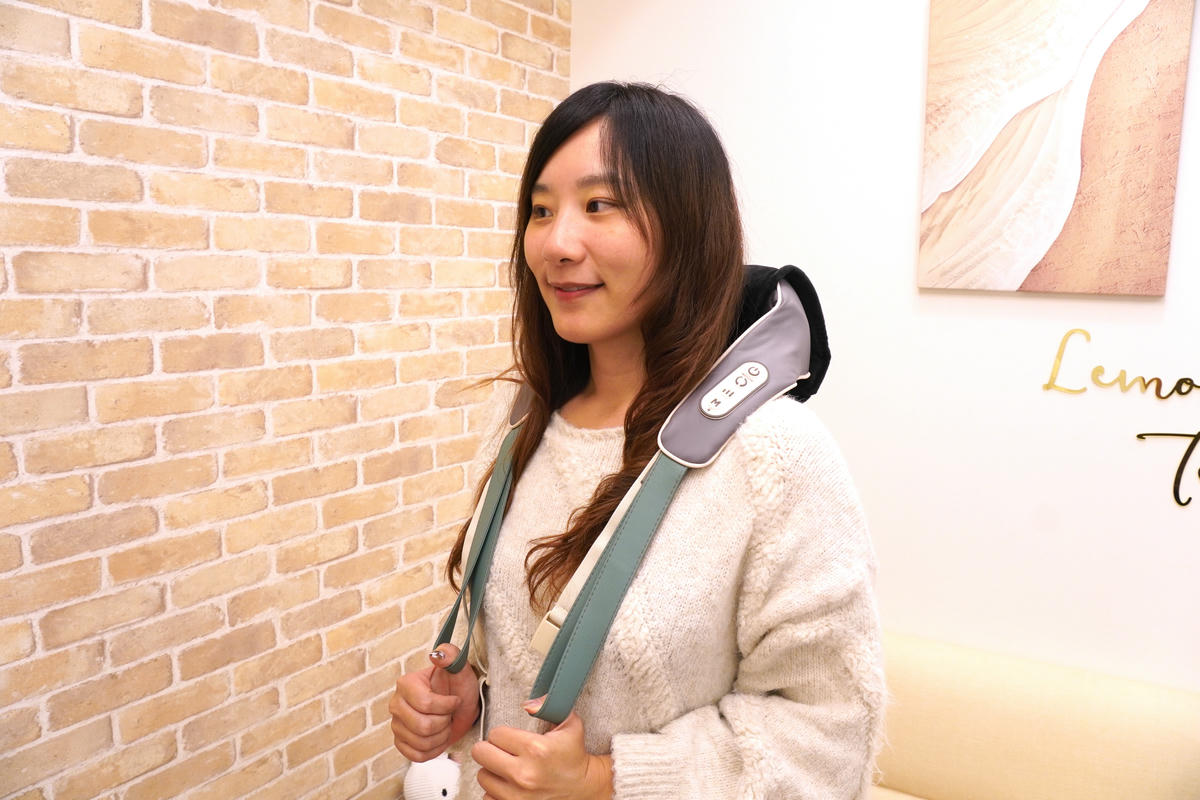 【居家好物開箱】遇到人生按摩器材了！JHT 6D舒鬆肩頸按摩器，模擬真人按摩師，雙手大解放！虎口8字按揉超舒服，解救久坐人必備！