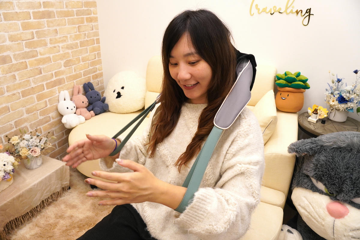 【居家好物開箱】遇到人生按摩器材了！JHT 6D舒鬆肩頸按摩器，模擬真人按摩師，雙手大解放！虎口8字按揉超舒服，解救久坐人必備！