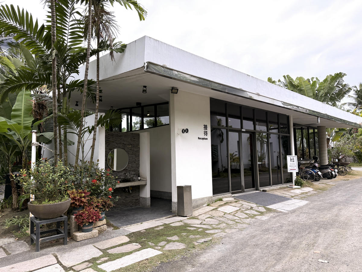 【屏東東港住宿推薦】河堤漫旅 東琉暮沐渡假莊園：住進大鵬灣祕境！超大浴池陽台，各villa房形介紹，屏東兩天一夜輕旅渡假提案