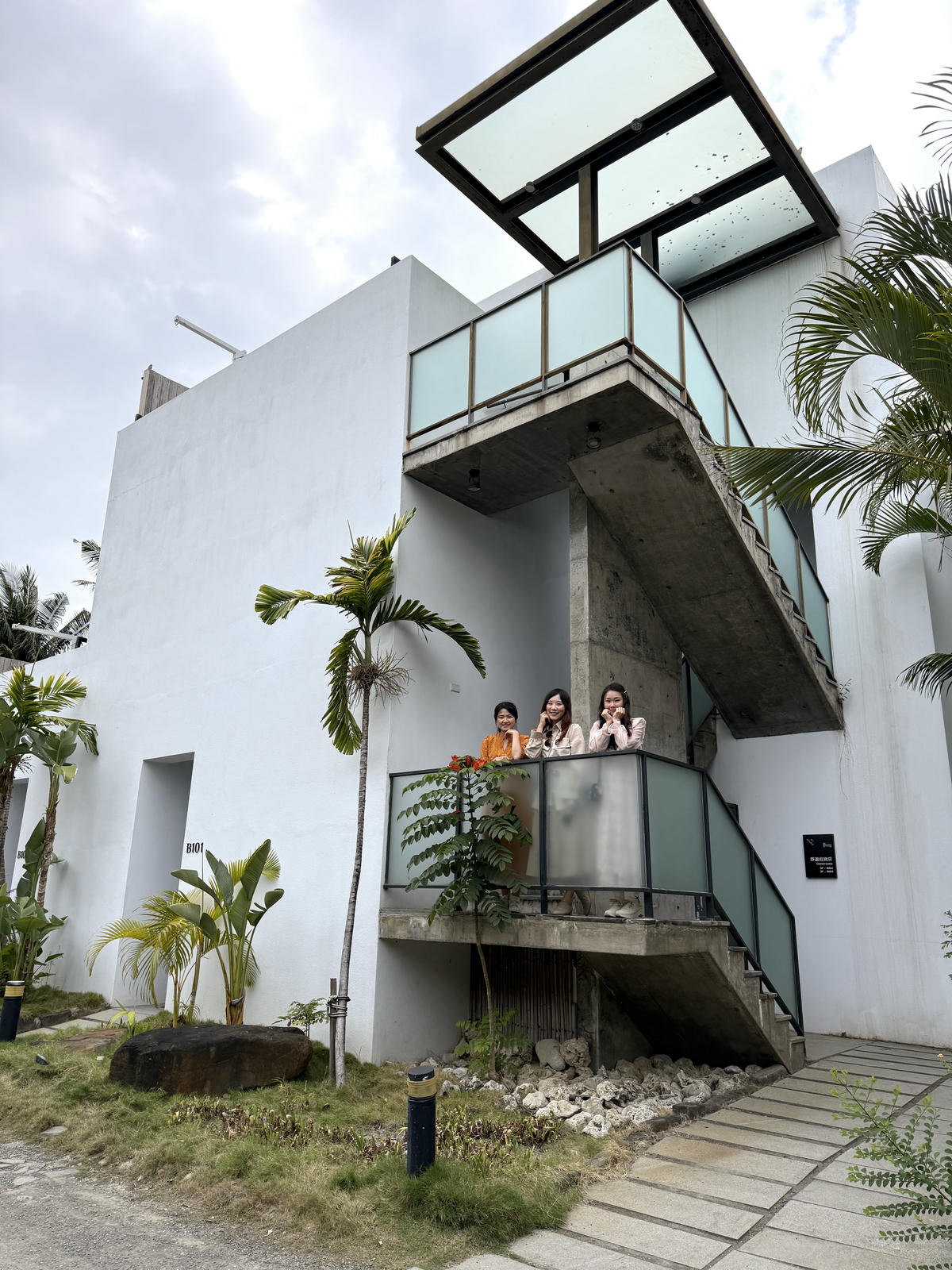 【屏東東港住宿推薦】河堤漫旅 東琉暮沐渡假莊園：住進大鵬灣祕境！超大浴池陽台，各villa房形介紹，屏東兩天一夜輕旅渡假提案