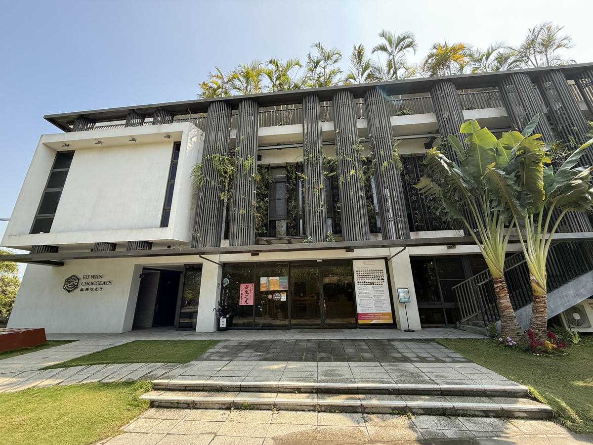 【屏東東港住宿推薦】河堤漫旅 東琉暮沐渡假莊園：住進大鵬灣祕境！超大浴池陽台，各villa房形介紹，屏東兩天一夜輕旅渡假提案