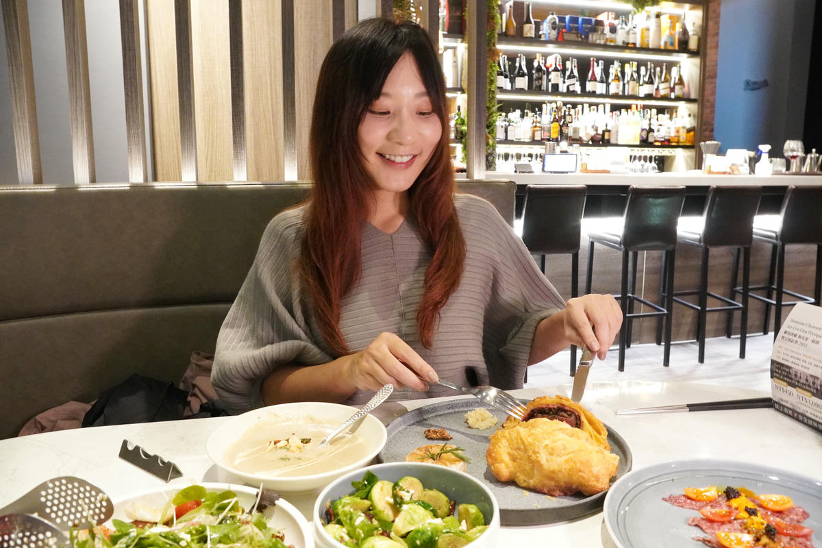 【台北內湖美食】二訪威爾森公園 Wilson Park ｜全新裝潢升級！威靈頓牛排、A5和牛佐海膽超驚艷，漂流木天花板，寵物友善餐廳，帶毛孩赴一場低調奢華的美食盛宴吧！