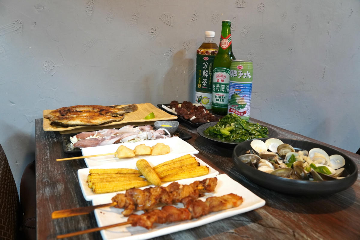 台北宵夜美食推薦,澎湖頂鮮海鮮燒烤鍋物|小巨蛋旁深夜海鮮,澎湖直送鮮味不用飛就吃得到 - 第53張圖 台北宵夜美食推薦,澎湖頂鮮海鮮燒烤鍋物|小巨蛋旁深夜海鮮,澎湖直送鮮味不用飛就吃得到
