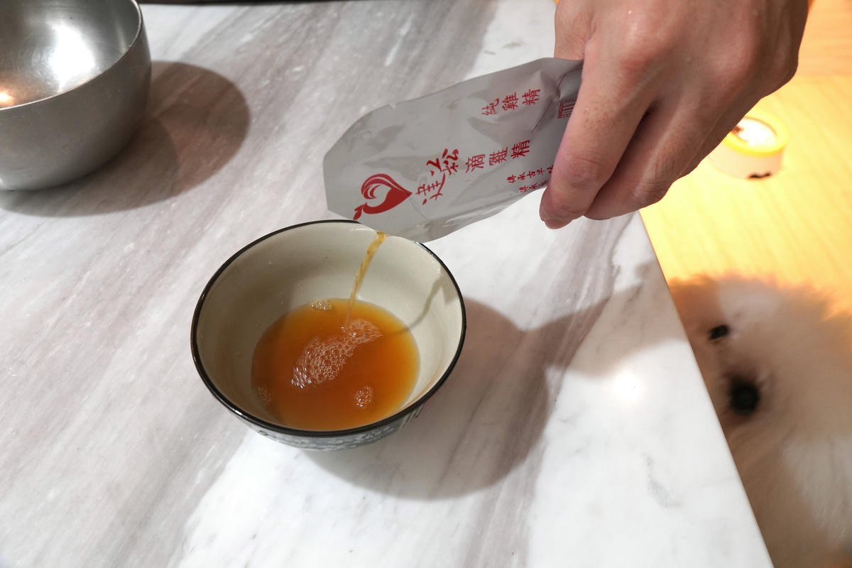 建菘滴雞精｜台中在地小農自產滴雞精，在家就能喝到的溫潤風味！