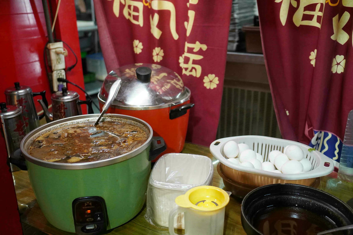 【台北美食】三峽蒙古紅,道地蒙古火鍋吃到飽,肉品蔬菜甜點通通無限供應,寵物超友善! - 第29張圖