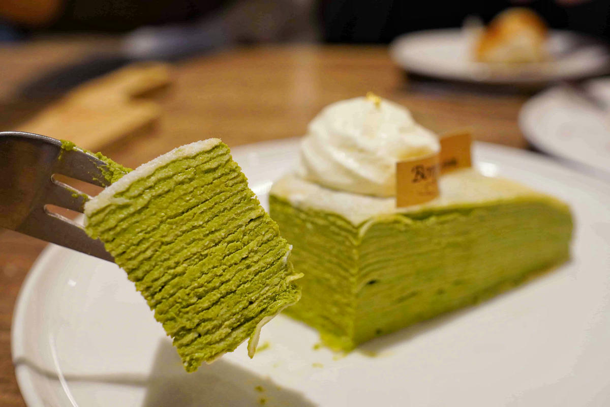 【台北大直美食】台北甜點、早午餐首選,必吃提拉米蘇、堪比Lady M 的濃厚千層蛋糕,令人驚喜的「波赫士領地精品咖啡館」明水店。 - 第40張圖