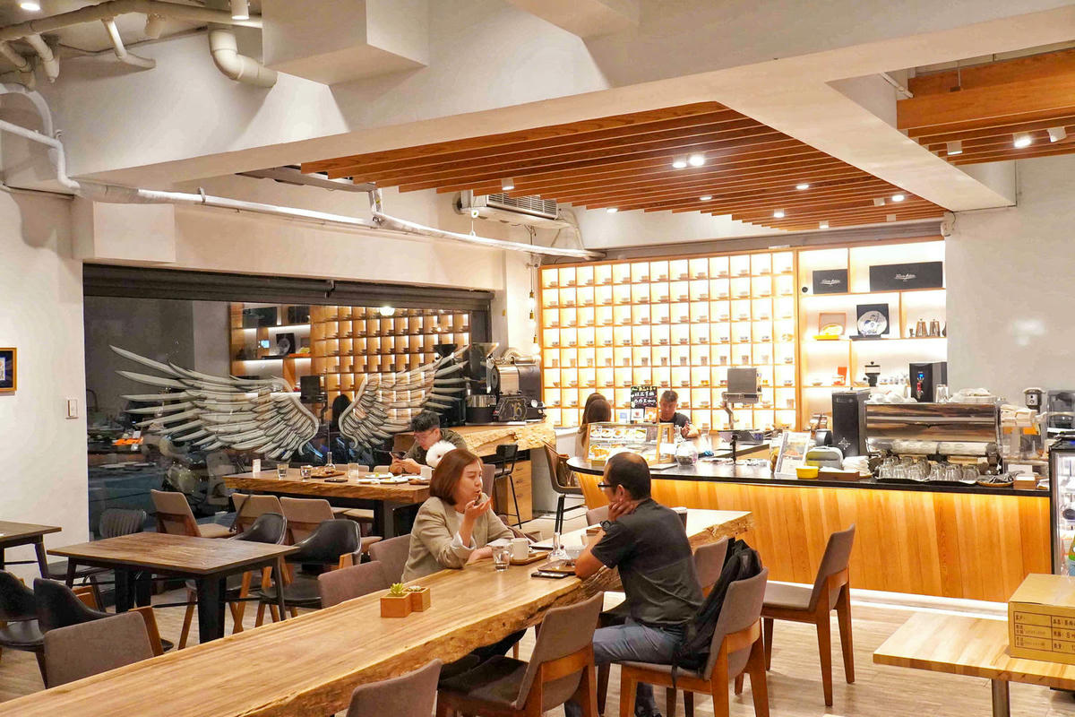 【台北大直美食】台北甜點、早午餐首選,必吃提拉米蘇、堪比Lady M 的濃厚千層蛋糕,令人驚喜的「波赫士領地精品咖啡館」明水店。 - 第5張圖