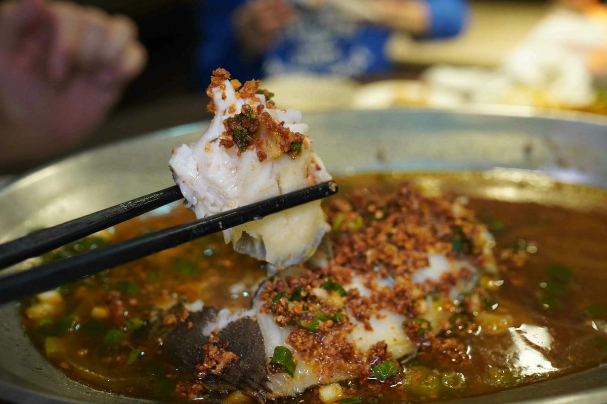 【新北泰山美食】澎派海鮮熱炒,還可不限時歡唱KTV,歌單還超新!年菜尾牙首選餐廳「集鮮城」複合式水產餐廳。桃園機場捷運美食 - 第42張圖