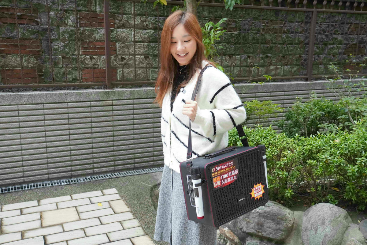 居家外出必備party神器,SANSUI 山水行動KTV,(KKTV-030) 14吋觸控旋轉螢幕,高音質音箱,可一鍵去人聲,支援wifi聯網,歌單自動更新,讓你走到哪唱到哪! - 第47張圖