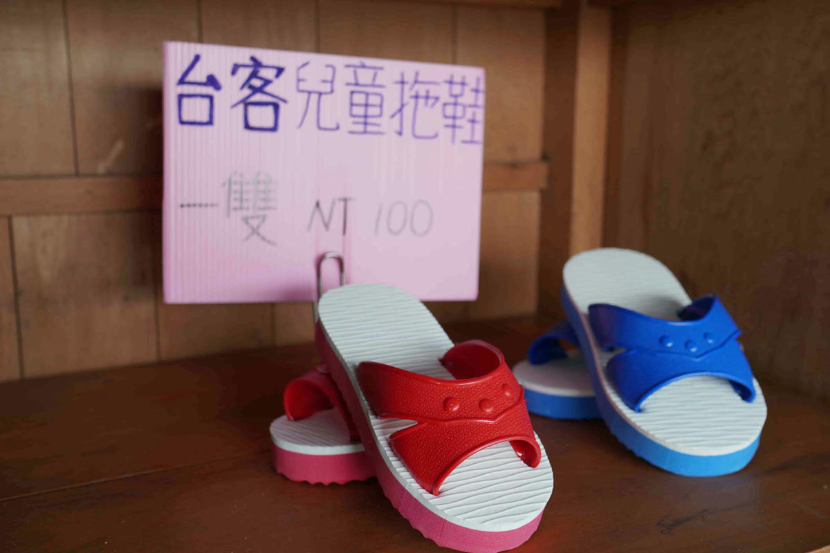 【宜蘭冬山美食】老司G Tea&Coffee,田園間復古工業風網美咖啡廳,在半開放式的貨櫃屋和玻璃屋用餐。親子寵物友善餐廳 - 第25張圖