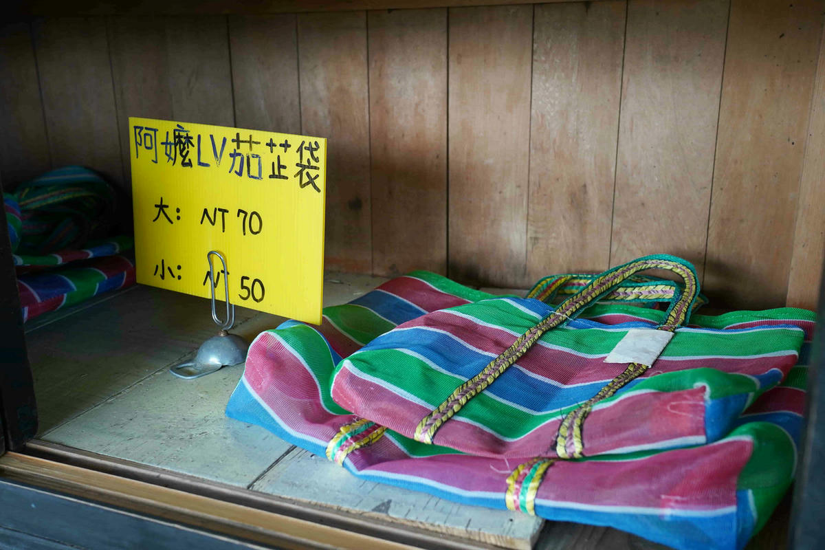 【宜蘭冬山美食】老司G Tea&Coffee,田園間復古工業風網美咖啡廳,在半開放式的貨櫃屋和玻璃屋用餐。親子寵物友善餐廳 - 第26張圖