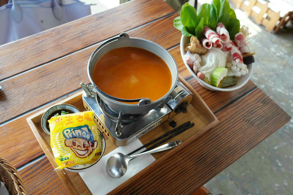 【宜蘭冬山美食】老司G Tea&Coffee,田園間復古工業風網美咖啡廳,在半開放式的貨櫃屋和玻璃屋用餐。親子寵物友善餐廳 - 第36張圖