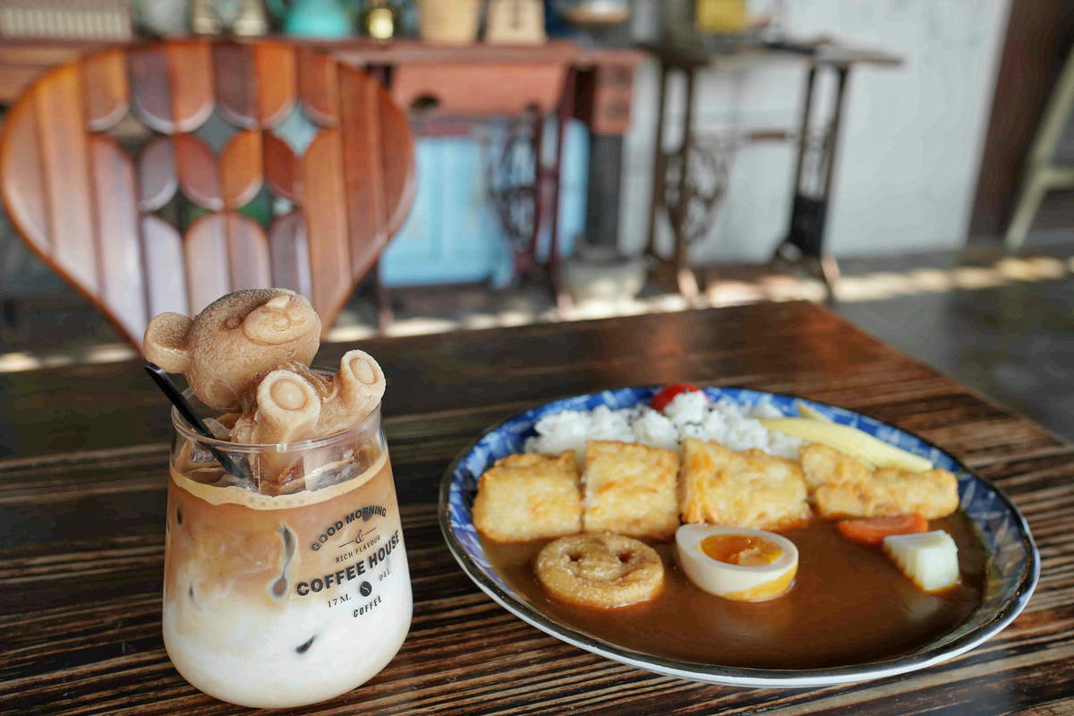 【宜蘭冬山美食】老司G Tea&Coffee,田園間復古工業風網美咖啡廳,在半開放式的貨櫃屋和玻璃屋用餐。親子寵物友善餐廳 - 第44張圖