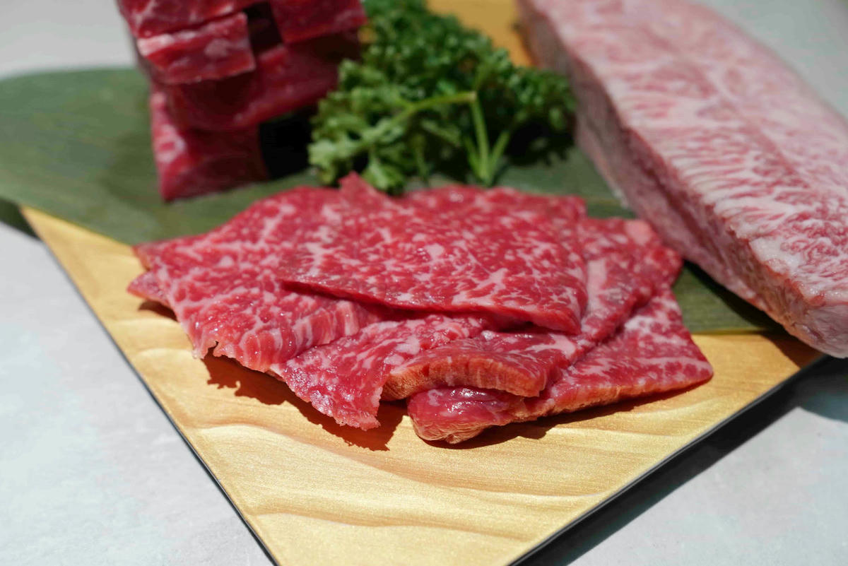 【桃園美食】純水燒肉,桃園藝文特區新開幕的正宗和牛燒肉店!一次滿足視覺與味覺的極致和牛饗宴,自己烤肉只要半價,還有高級VIP包廂 - 第46張圖