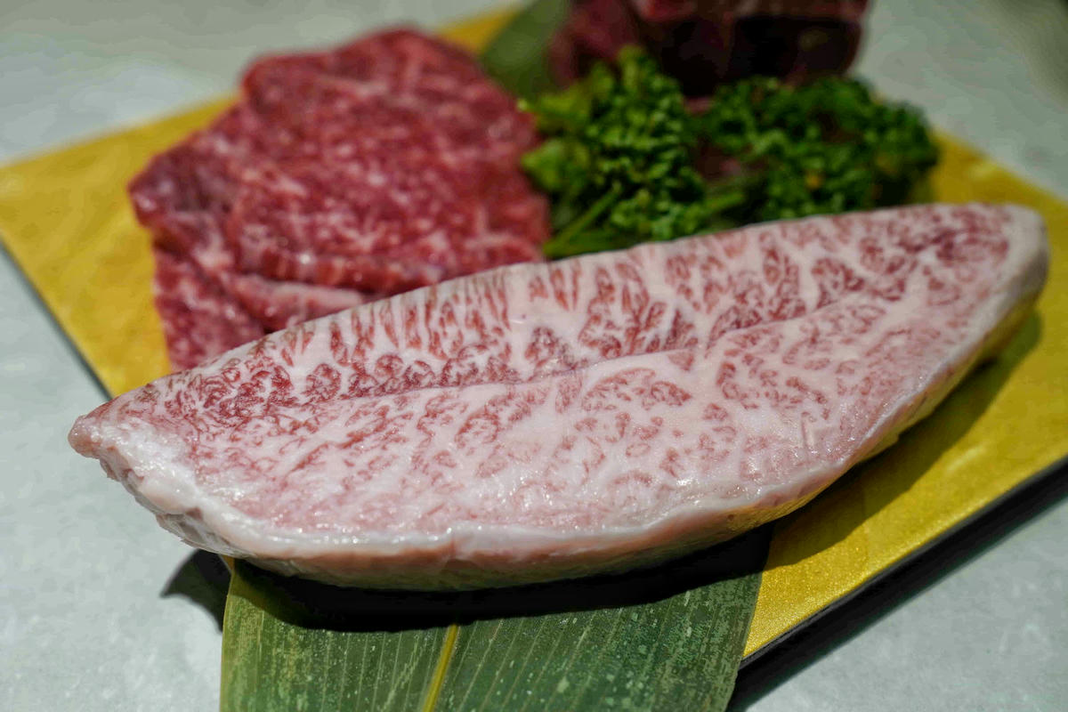 【桃園美食】純水燒肉,桃園藝文特區新開幕的正宗和牛燒肉店!一次滿足視覺與味覺的極致和牛饗宴,自己烤肉只要半價,還有高級VIP包廂 - 第48張圖
