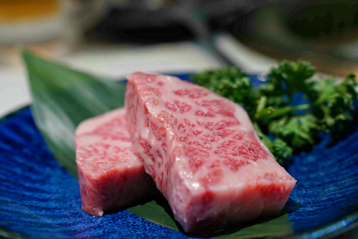 【桃園美食】純水燒肉,桃園藝文特區新開幕的正宗和牛燒肉店!一次滿足視覺與味覺的極致和牛饗宴,自己烤肉只要半價,還有高級VIP包廂 - 第66張圖