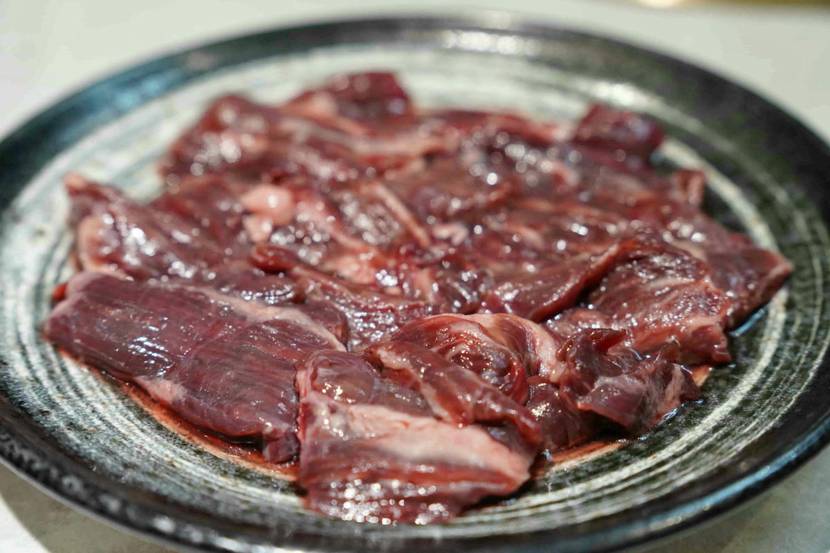 【桃園美食】純水燒肉,桃園藝文特區新開幕的正宗和牛燒肉店!一次滿足視覺與味覺的極致和牛饗宴,自己烤肉只要半價,還有高級VIP包廂 - 第64張圖