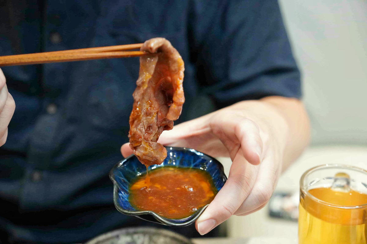 【桃園美食】純水燒肉,桃園藝文特區新開幕的正宗和牛燒肉店!一次滿足視覺與味覺的極致和牛饗宴,自己烤肉只要半價,還有高級VIP包廂 - 第63張圖