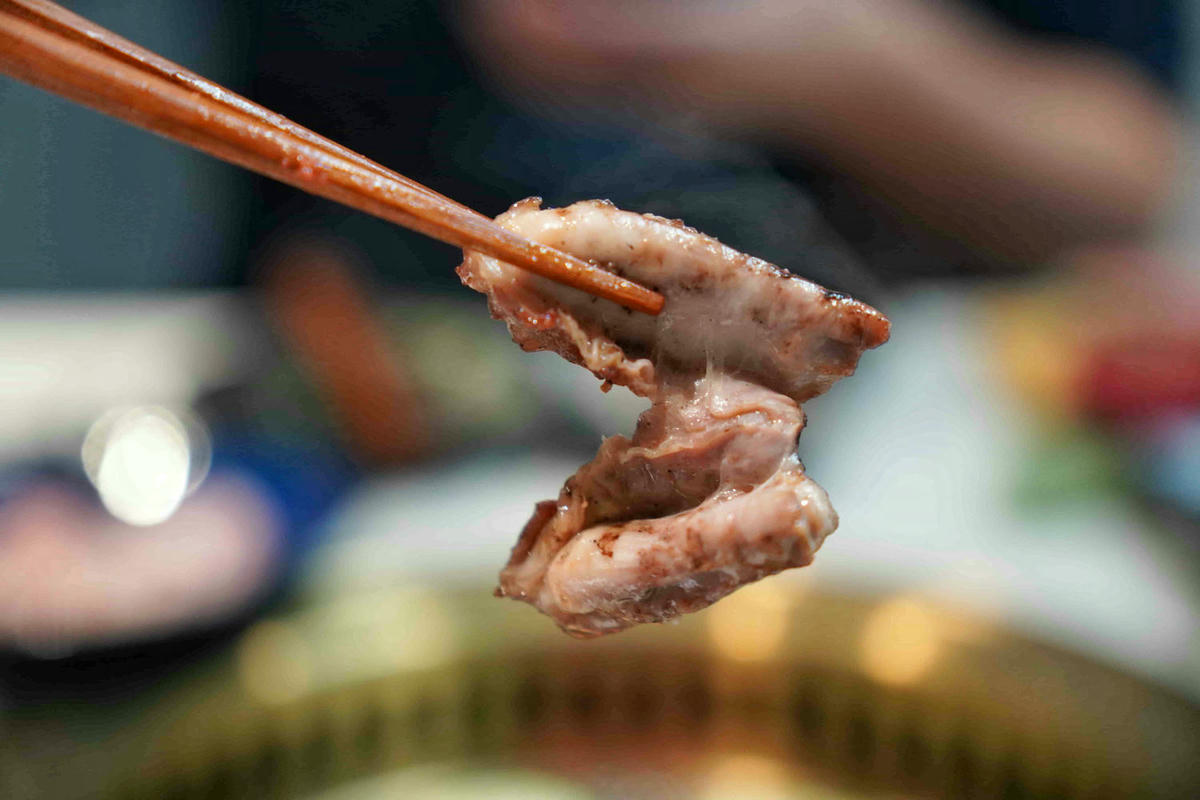 【桃園美食】純水燒肉,桃園藝文特區新開幕的正宗和牛燒肉店!一次滿足視覺與味覺的極致和牛饗宴,自己烤肉只要半價,還有高級VIP包廂 - 第75張圖