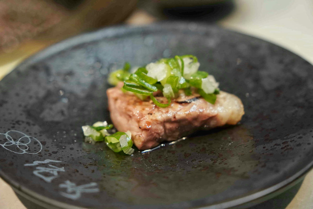 【桃園美食】純水燒肉,桃園藝文特區新開幕的正宗和牛燒肉店!一次滿足視覺與味覺的極致和牛饗宴,自己烤肉只要半價,還有高級VIP包廂 - 第73張圖