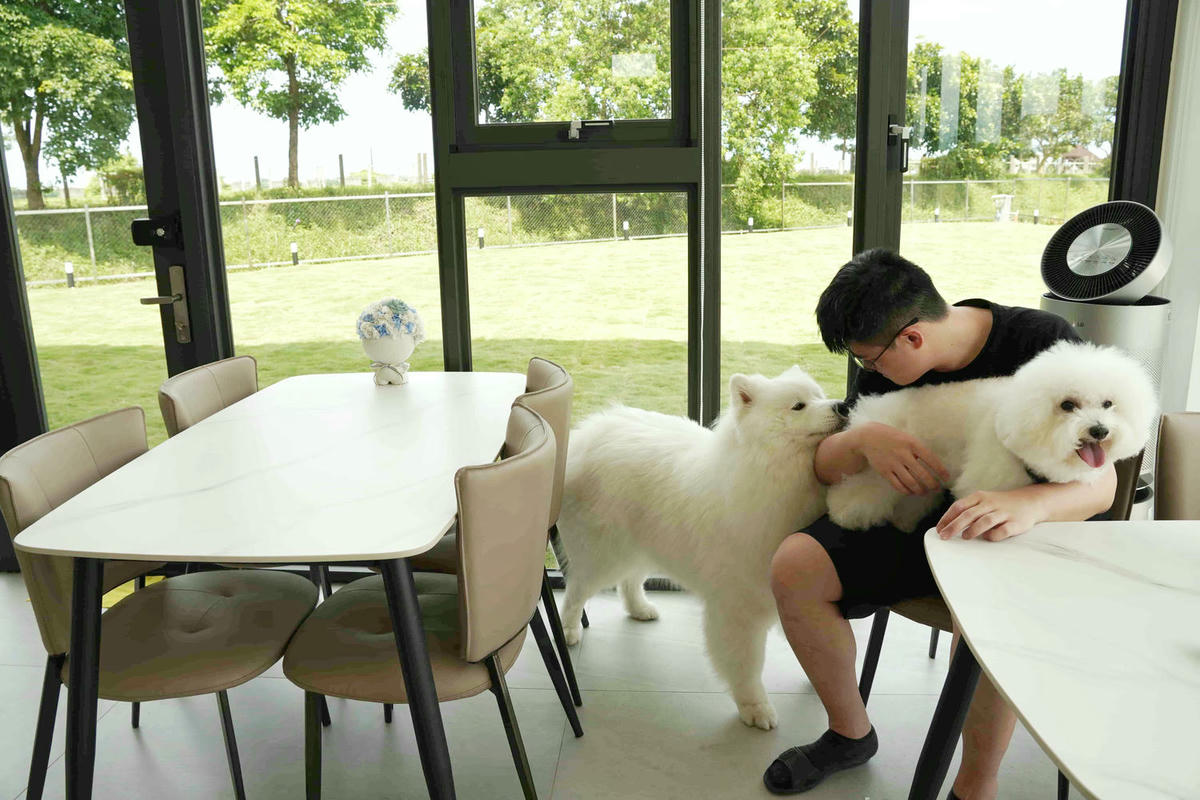 【宜蘭冬山】全新開幕 Max Home 質感寵物友善民宿,一泊二食,暢享北歐私廚早餐,精緻午茶buffet、百坪圍籬草坪讓狗狗恣意奔跑,還有薩摩耶店長可愛上工! - 第13張圖