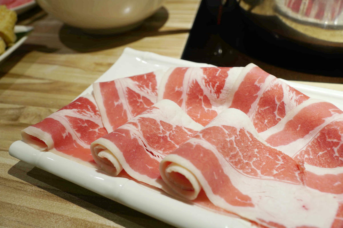 【台北美食】汆食作伙鍋中山店,近民權西站、晴光市場,台北火鍋推薦新選擇,用餐環境棒,食材新鮮,超強創意湯底,推薦麻辣鍋和鳳梨蛤蠣雞! - 第41張圖