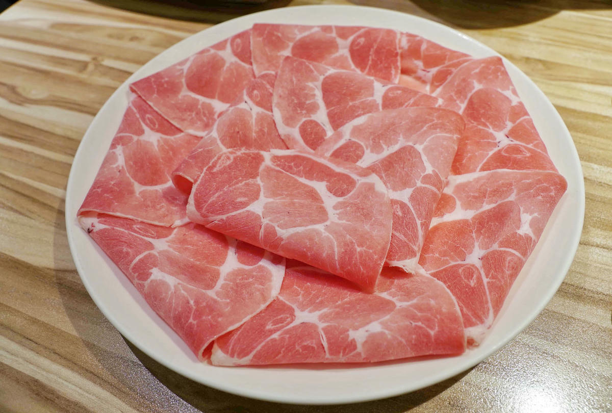 【台北美食】汆食作伙鍋中山店,近民權西站、晴光市場,台北火鍋推薦新選擇,用餐環境棒,食材新鮮,超強創意湯底,推薦麻辣鍋和鳳梨蛤蠣雞! - 第42張圖