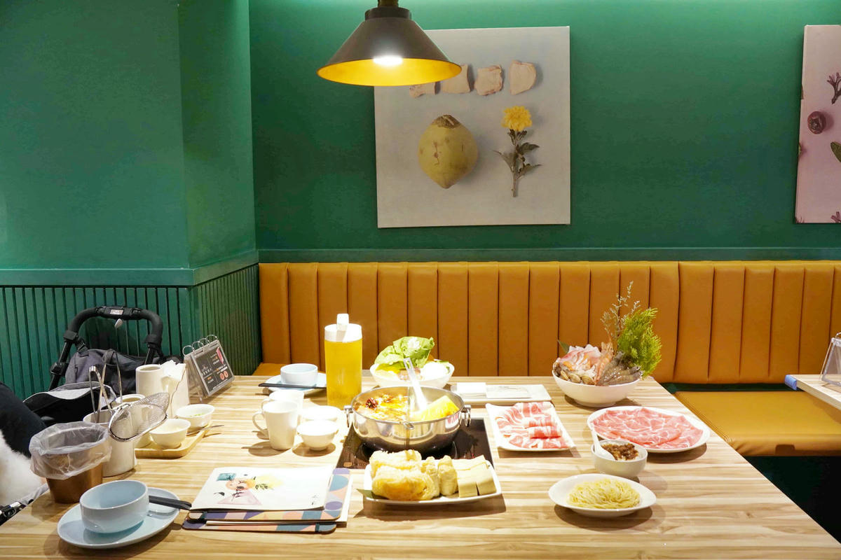 【台北美食】汆食作伙鍋中山店,近民權西站、晴光市場,台北火鍋推薦新選擇,用餐環境棒,食材新鮮,超強創意湯底,推薦麻辣鍋和鳳梨蛤蠣雞! - 第70張圖
