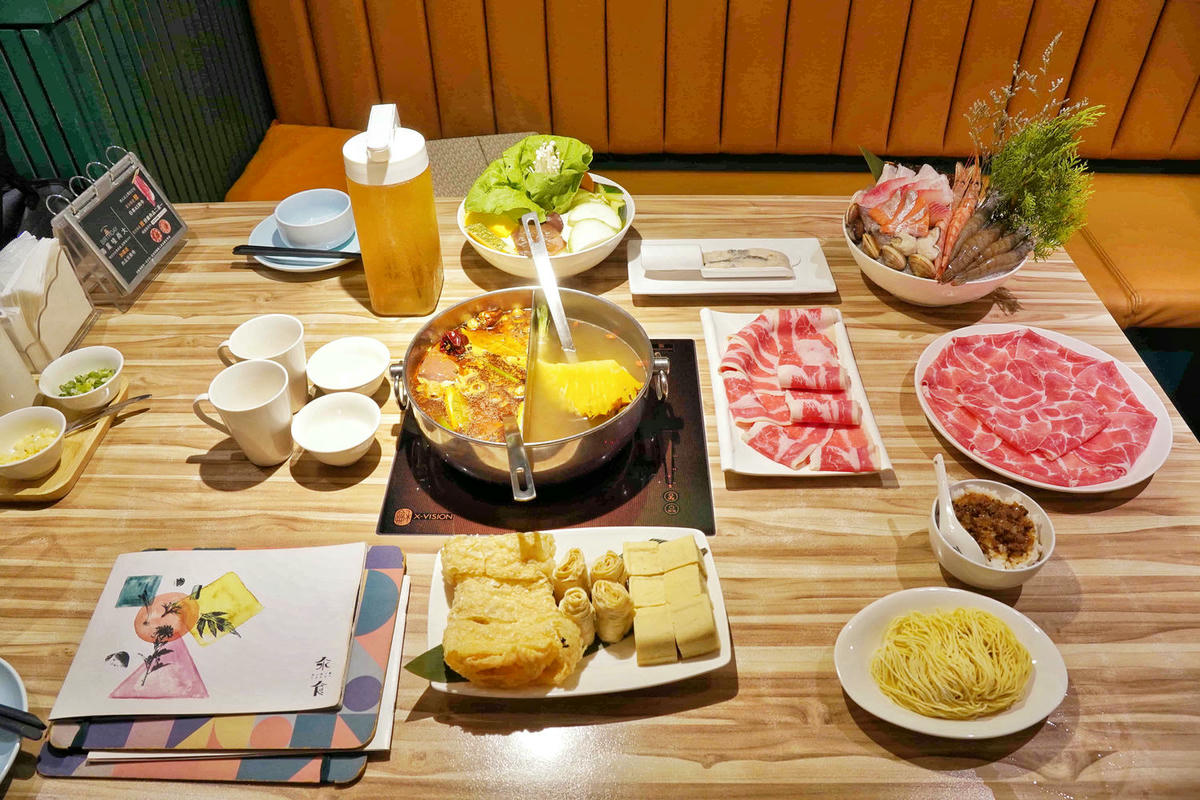 【台北美食】汆食作伙鍋中山店,近民權西站、晴光市場,台北火鍋推薦新選擇,用餐環境棒,食材新鮮,超強創意湯底,推薦麻辣鍋和鳳梨蛤蠣雞! - 第27張圖