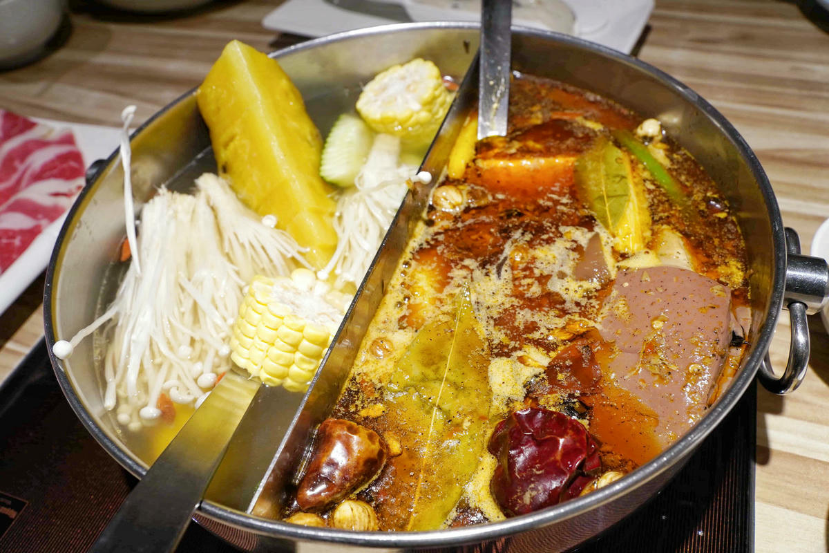 【台北美食】汆食作伙鍋中山店,近民權西站、晴光市場,台北火鍋推薦新選擇,用餐環境棒,食材新鮮,超強創意湯底,推薦麻辣鍋和鳳梨蛤蠣雞! - 第39張圖