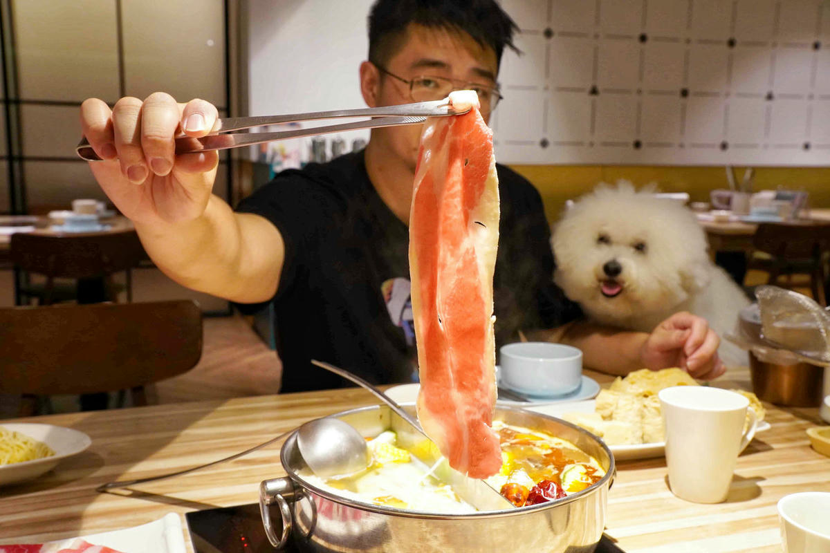【台北美食】汆食作伙鍋中山店,近民權西站、晴光市場,台北火鍋推薦新選擇,用餐環境棒,食材新鮮,超強創意湯底,推薦麻辣鍋和鳳梨蛤蠣雞! - 第44張圖