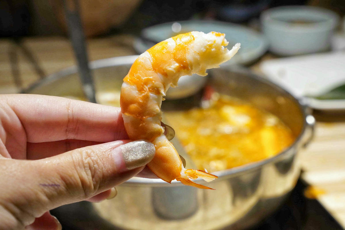 【台北美食】汆食作伙鍋中山店,近民權西站、晴光市場,台北火鍋推薦新選擇,用餐環境棒,食材新鮮,超強創意湯底,推薦麻辣鍋和鳳梨蛤蠣雞! - 第54張圖
