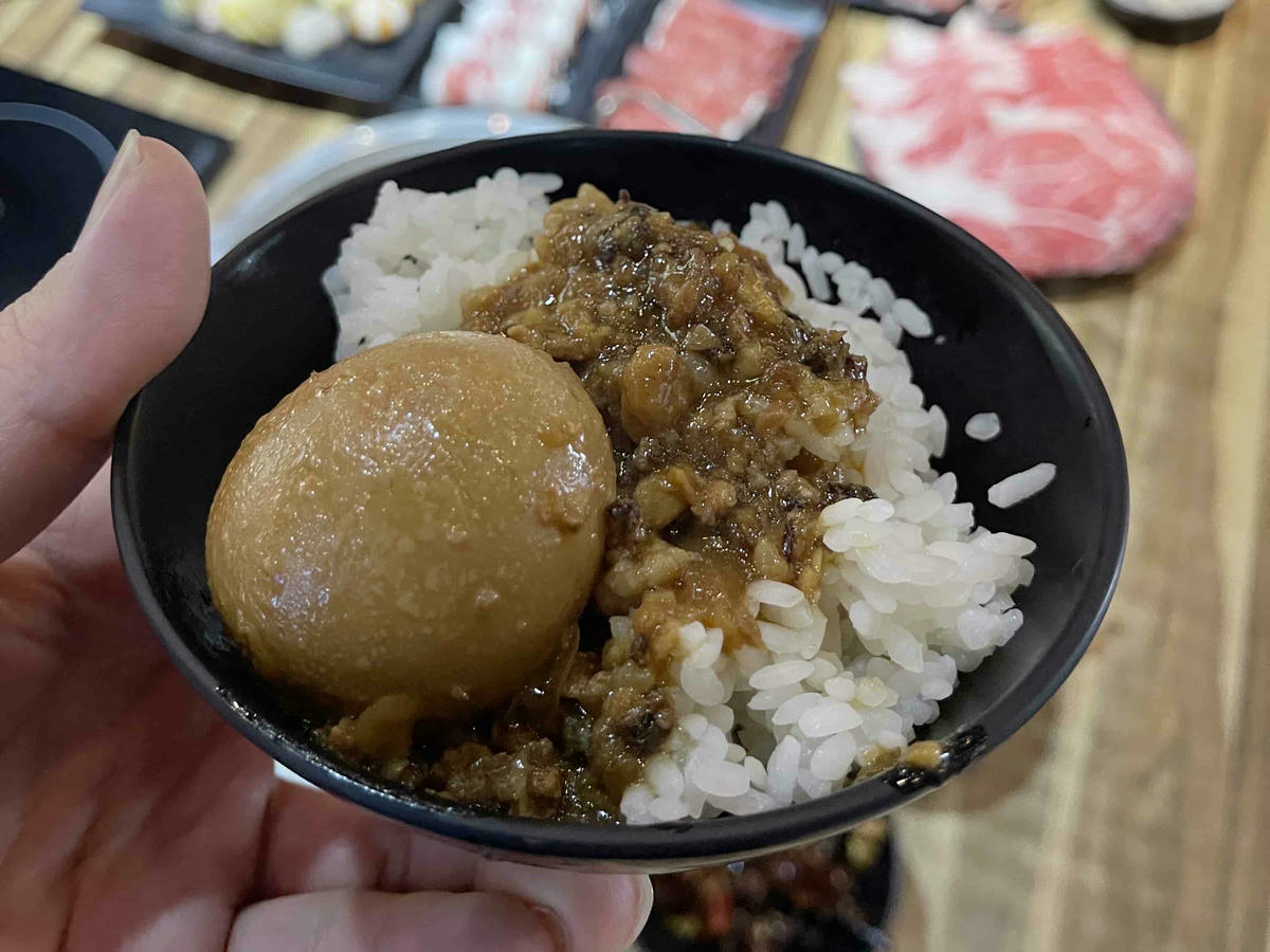 【台北美食】三峽蒙古紅,道地蒙古火鍋吃到飽,肉品蔬菜甜點通通無限供應,寵物超友善! - 第73張圖