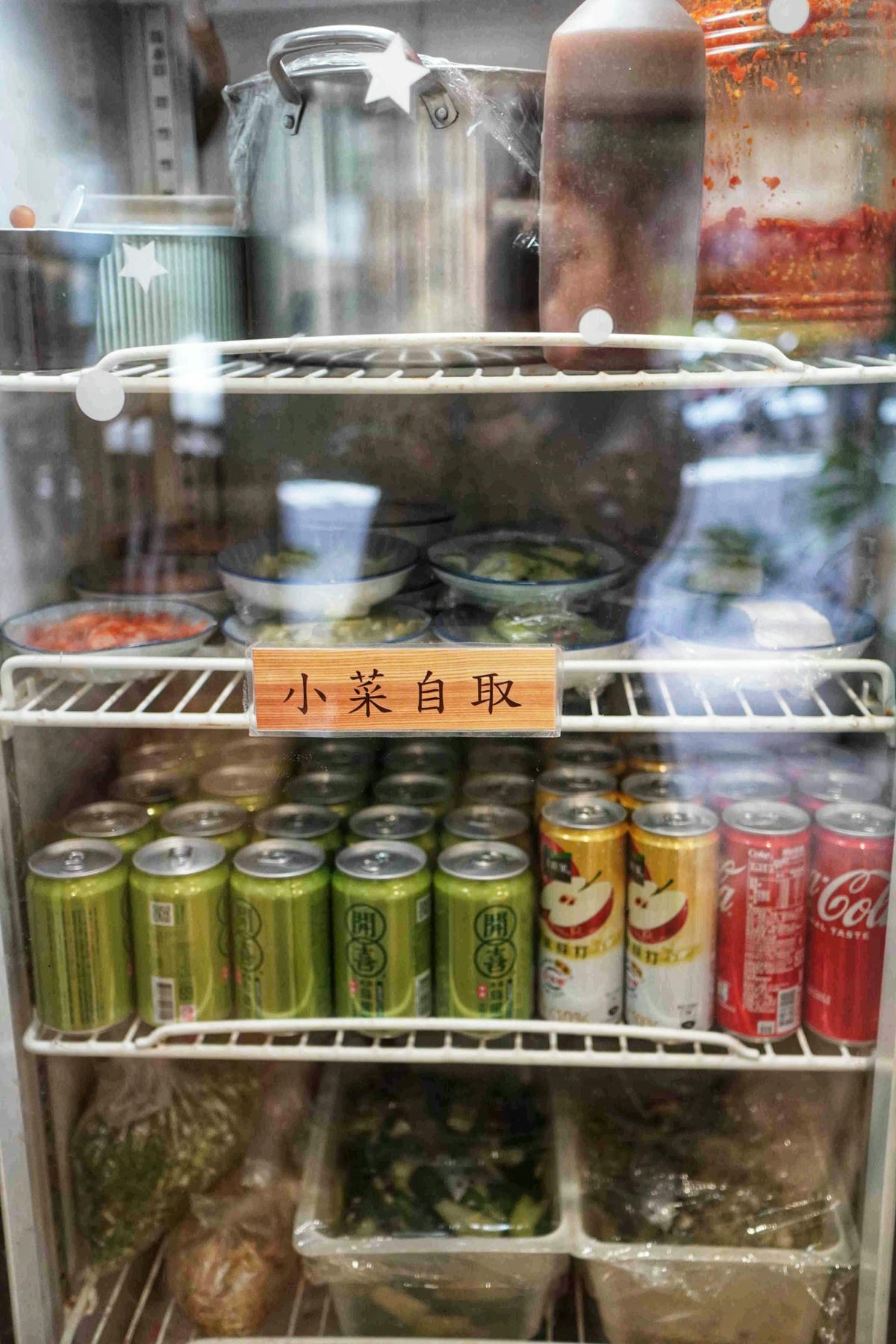 【台北中山美食】東館牛麵食館,文青復古風麵店,大塊牛頰肉、美味紅燒湯頭、特色瓢瓜水餃,還有好吃自製辣醬! - 第22張圖