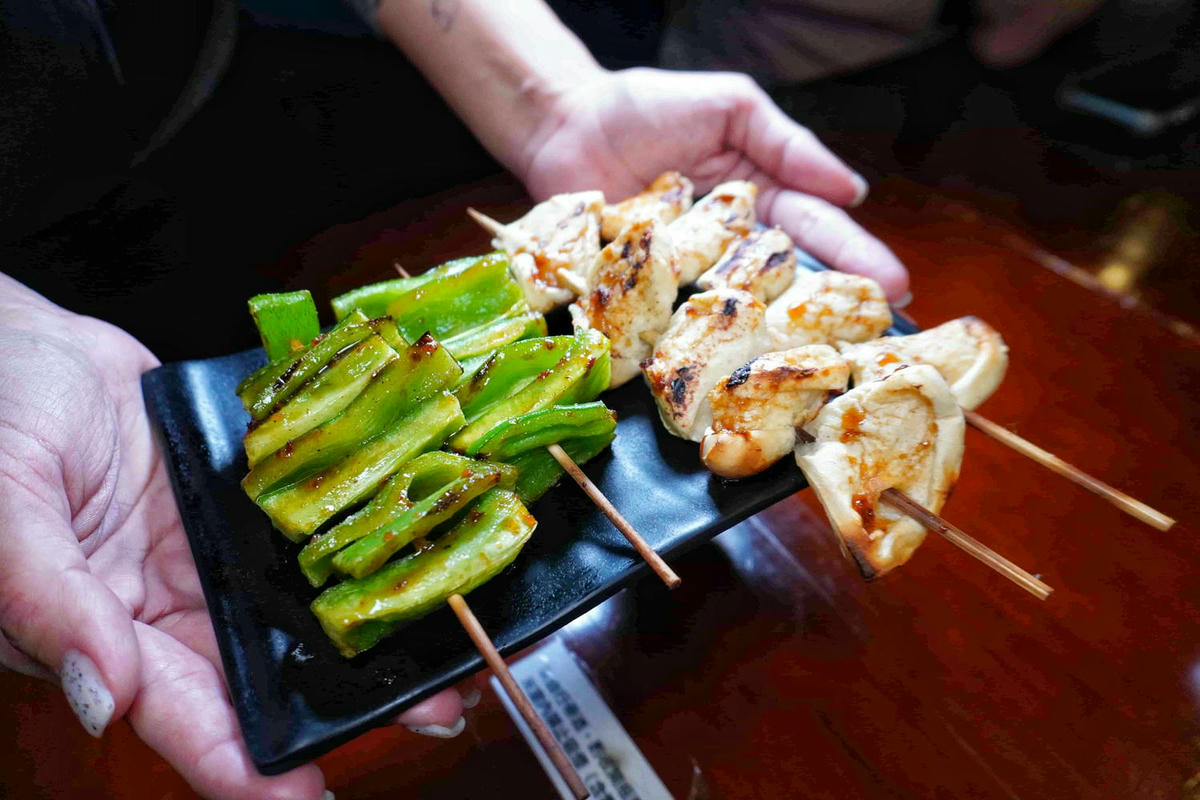 【台北士林美食】雞老闆桶仔雞,士林夜市人氣居酒屋,美味串燒、熱炒,配生啤好對味,當月壽星或消費滿額免費送桶仔雞! - 第42張圖